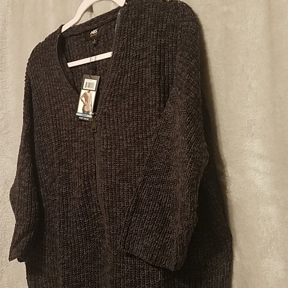 Sweater Large - Picture 2 of 7